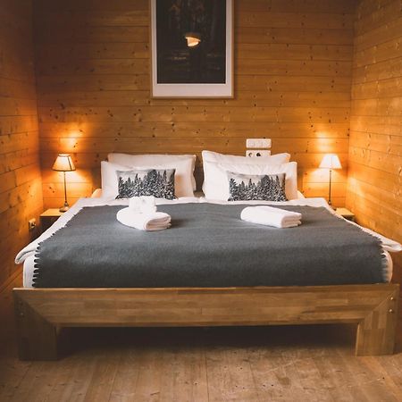 Naturnahes Familienchalet Mit Garten - Wifi - Netflix - Nur 15 Minuten Vom Chiemsee Und 35 Minuten Von Muenchen Entfernt Vogtareuth Bagian luar foto