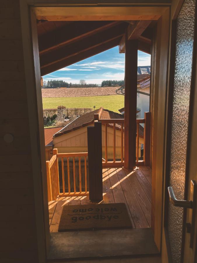Naturnahes Familienchalet Mit Garten - Wifi - Netflix - Nur 15 Minuten Vom Chiemsee Und 35 Minuten Von Muenchen Entfernt Vogtareuth Bagian luar foto